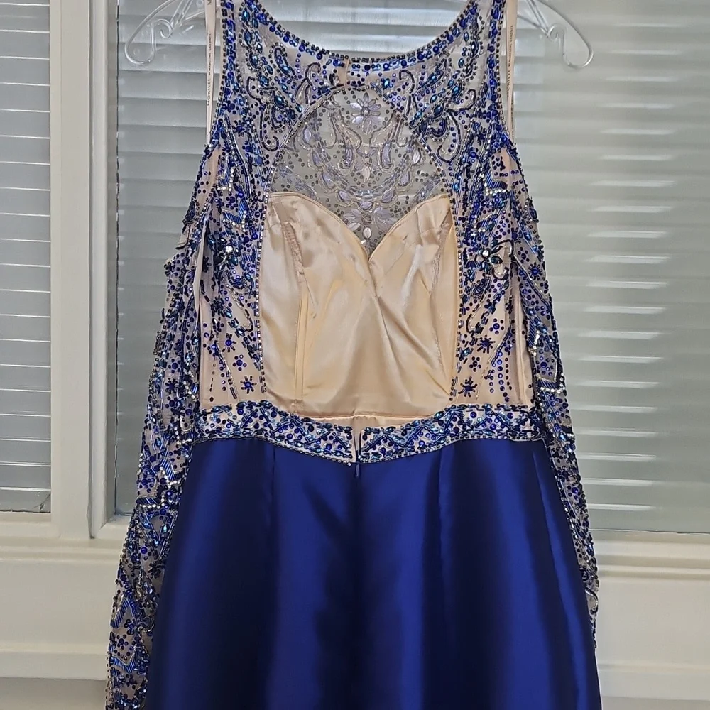 Size 4 royal blue prom/evening gown w/ cold shoulders & long sleeves, beaded top - Picture 9 of 16